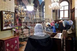 Ямбол - храм „Св. Николай Чудотворец” - литургия