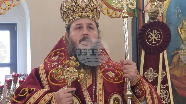 Знаем, че Бог бави, но не забравя за своите чада, каза епископ Исаак в проповедта си в Кюстендил