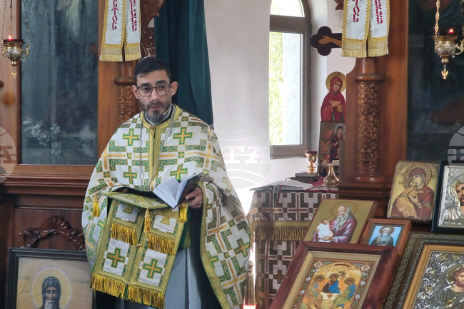 Божията милост идва с вяра, смирение и търпение, каза отец Петър пред миряните в храм "Св. Климент Охридски" в Добрич