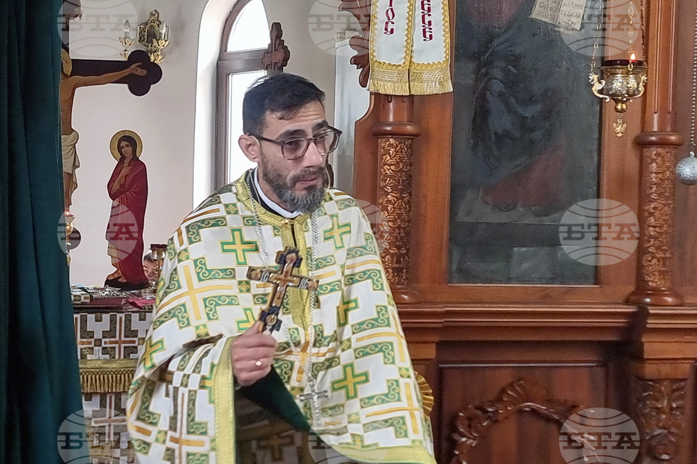 Добрич - храм „Св. Климент Охридски”- неделна служба