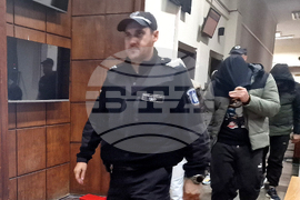 Стара Загора - съд - обвинени за кражба на гориво - мярка