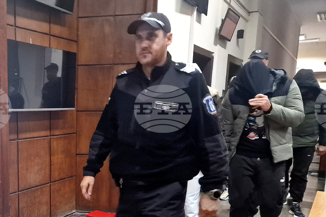 Окръжният съд в Стара Загора остави в ареста четиримата мъже, обвинени за кражба на гориво от тръбопровод 