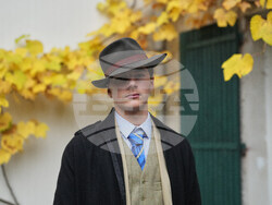France Louvre Fedora Man