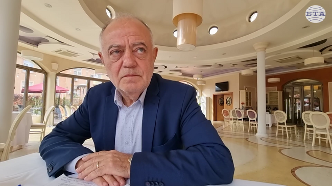 До Коледа ще бъде подписано споразумение за единна президентска кандидатура на демократичната общност, каза в Сливен лидерът на ДСБ ген. Атанас Атанасов