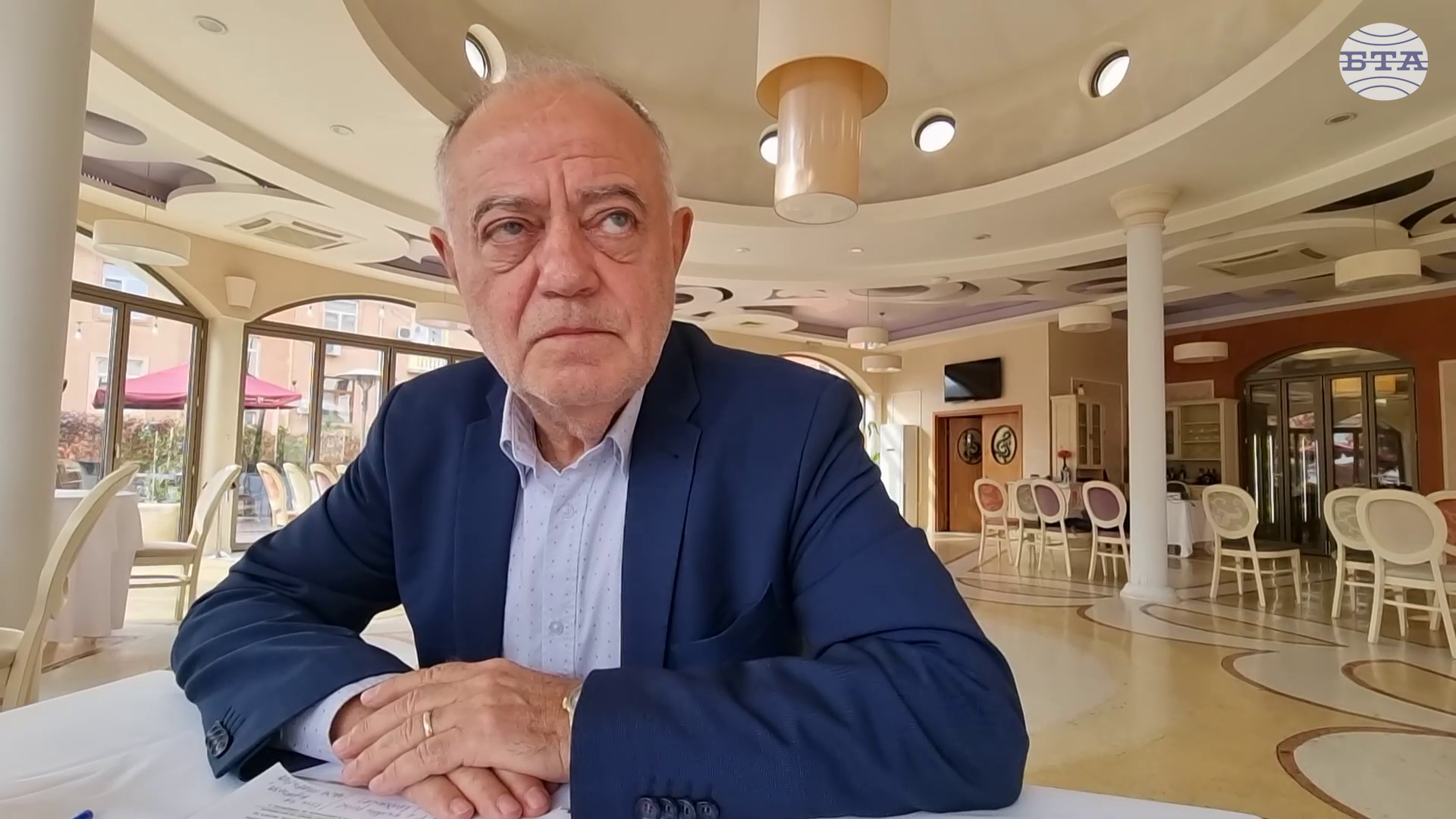 До Коледа ще бъде подписано споразумение за единна президентска кандидатура на демократичната общност, каза в Сливен лидерът на ДСБ ген. Атанас Атанасов