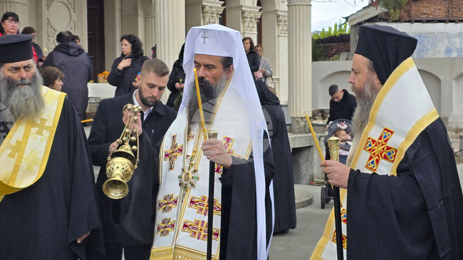 Митрополит Натанаил беше светилник на вярата и отец за мнозина, каза българският патриарх Даниил в Гоце Делчев