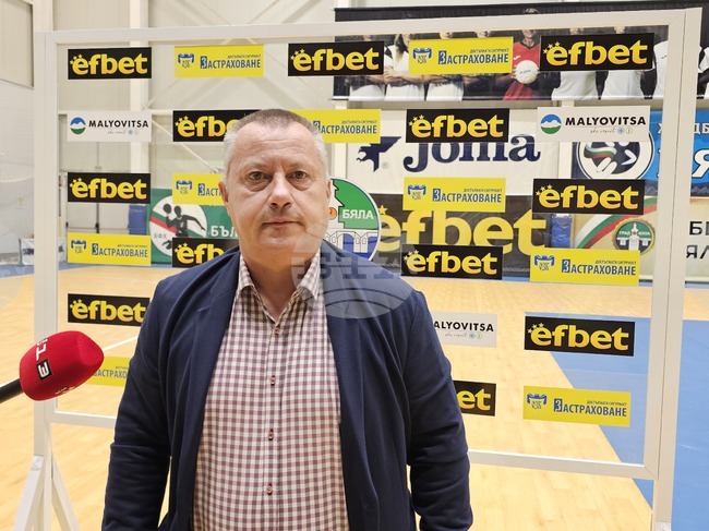 Можем само да се гордеем, че български отбор стигна до тази фаза на евротурнирите, каза президентът на БФХ Росен Добрев 