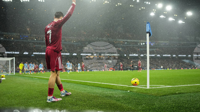 Флориан Виртц изглеждаше като малко момче срещу Сити, заяви анализаторът Гари Невил