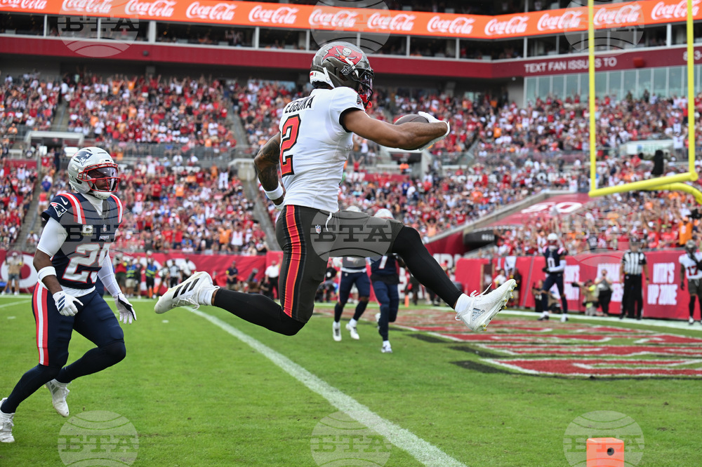 Patriots Buccaneers Football