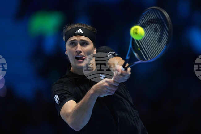 Александър Зверев стартира с победа във Финалите на АТП в Торино