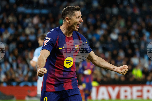 Милан преговаря за привличането на нападателя на Барселона Роберт Левандовски през януари