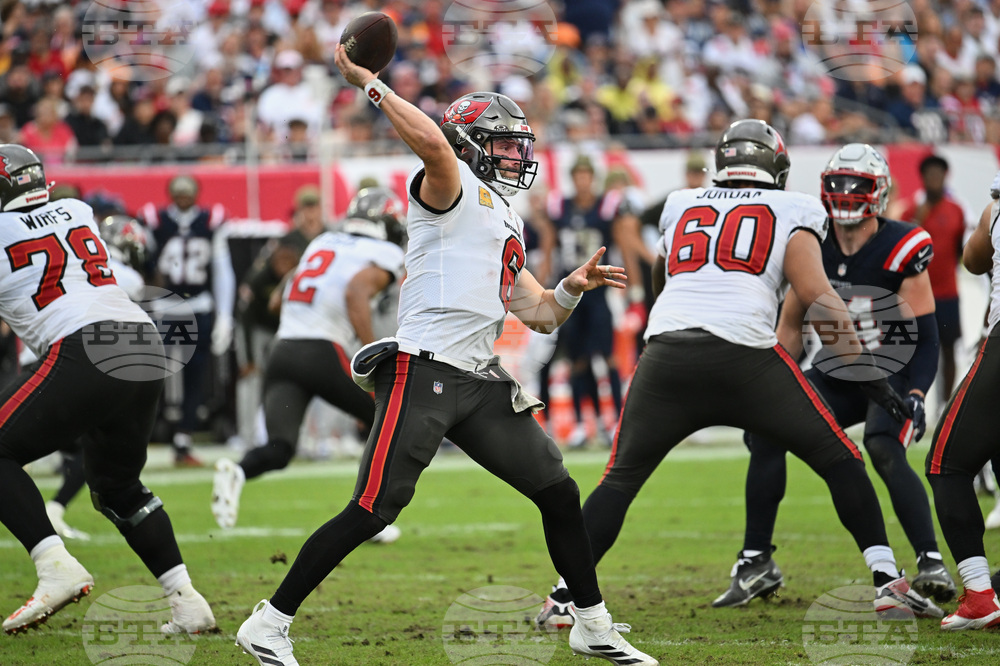 Patriots Buccaneers Football