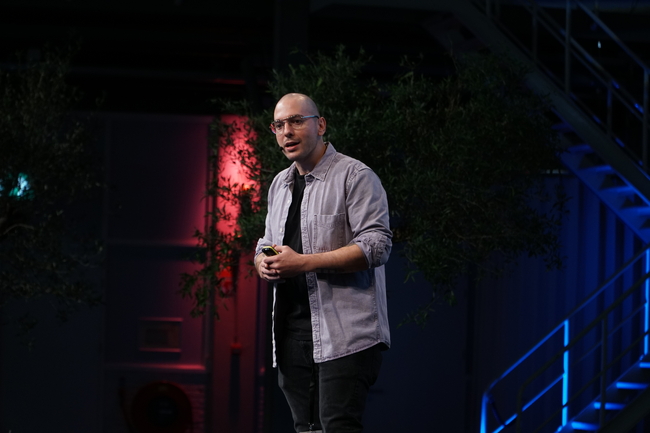 Комикът и телевизионен водещ Николаос Цитиридис: Провалът е първа стъпка към успеха