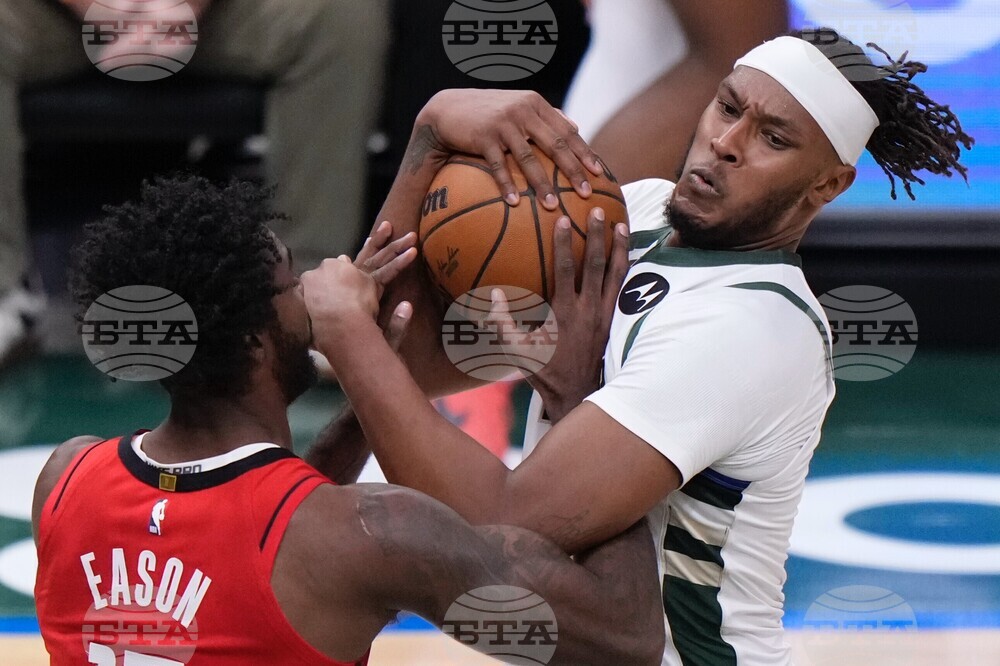 Rockets Bucks Basketball