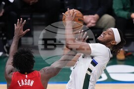 Rockets Bucks Basketball