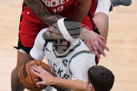 Rockets Bucks Basketball