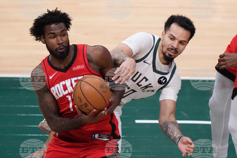 Rockets Bucks Basketball