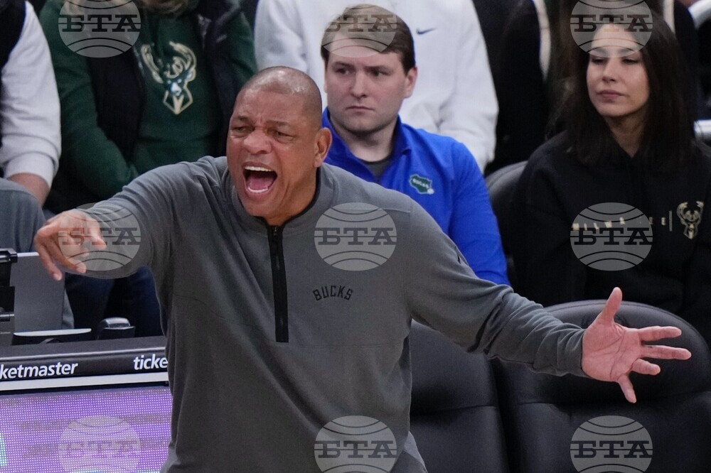 Rockets Bucks Basketball