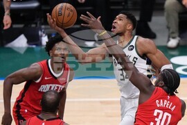 Rockets Bucks Basketball