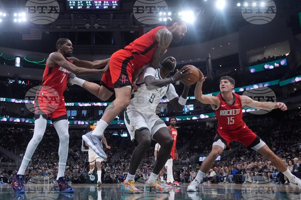 Rockets Bucks Basketball