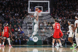 Rockets Bucks Basketball