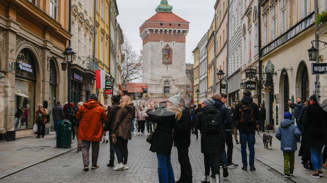 Икономика на две скорости: БВП на Полша расте, но все повече компании обявяват неплатежоспособност