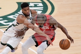 Rockets Bucks Basketball