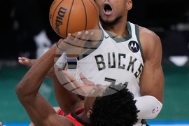 Rockets Bucks Basketball