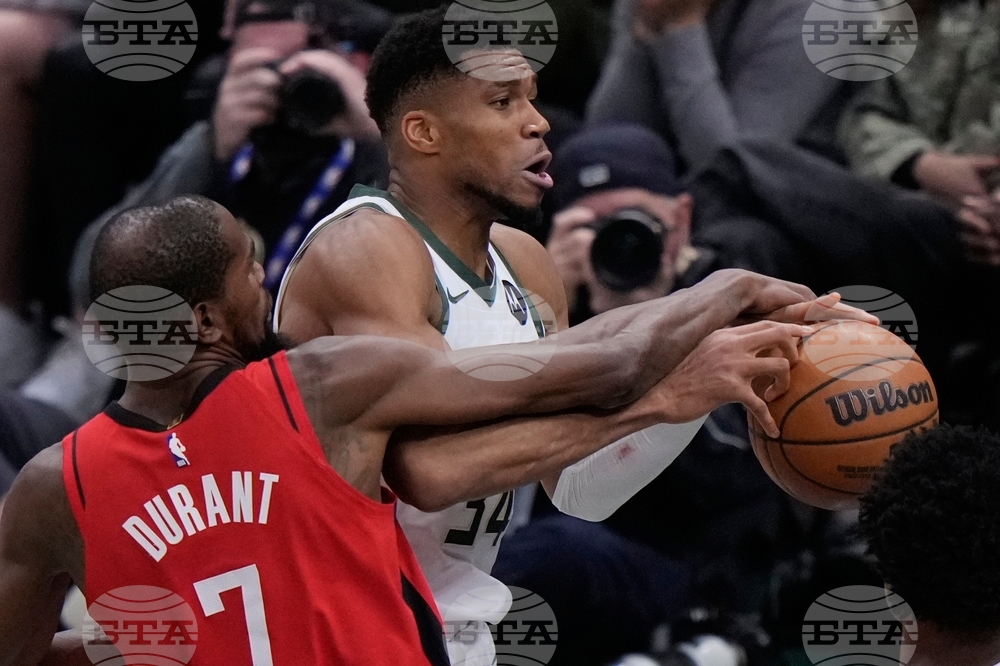 Rockets Bucks Basketball