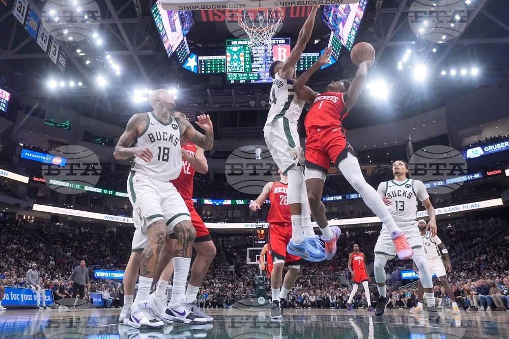 Rockets Bucks Basketball