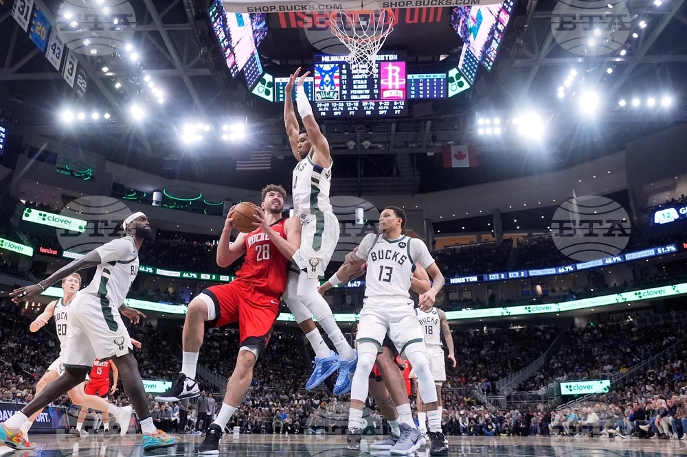 Rockets Bucks Basketball