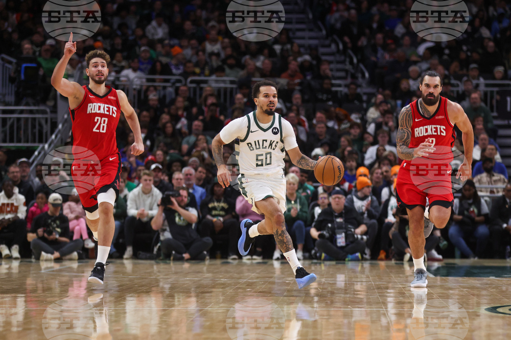 Rockets Bucks Basketball