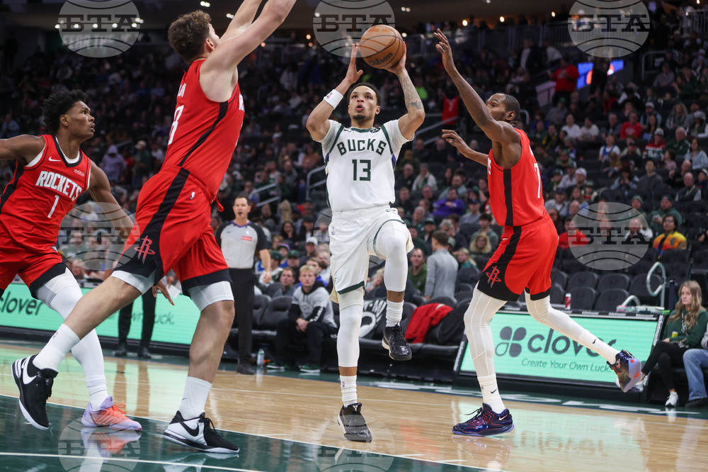 Rockets Bucks Basketball