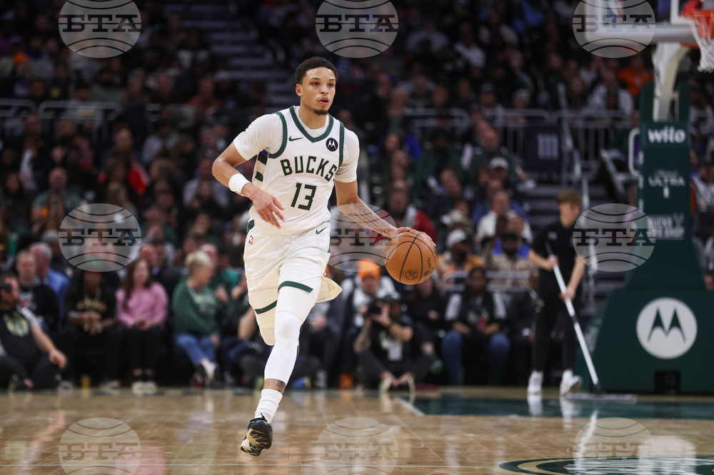 Rockets Bucks Basketball