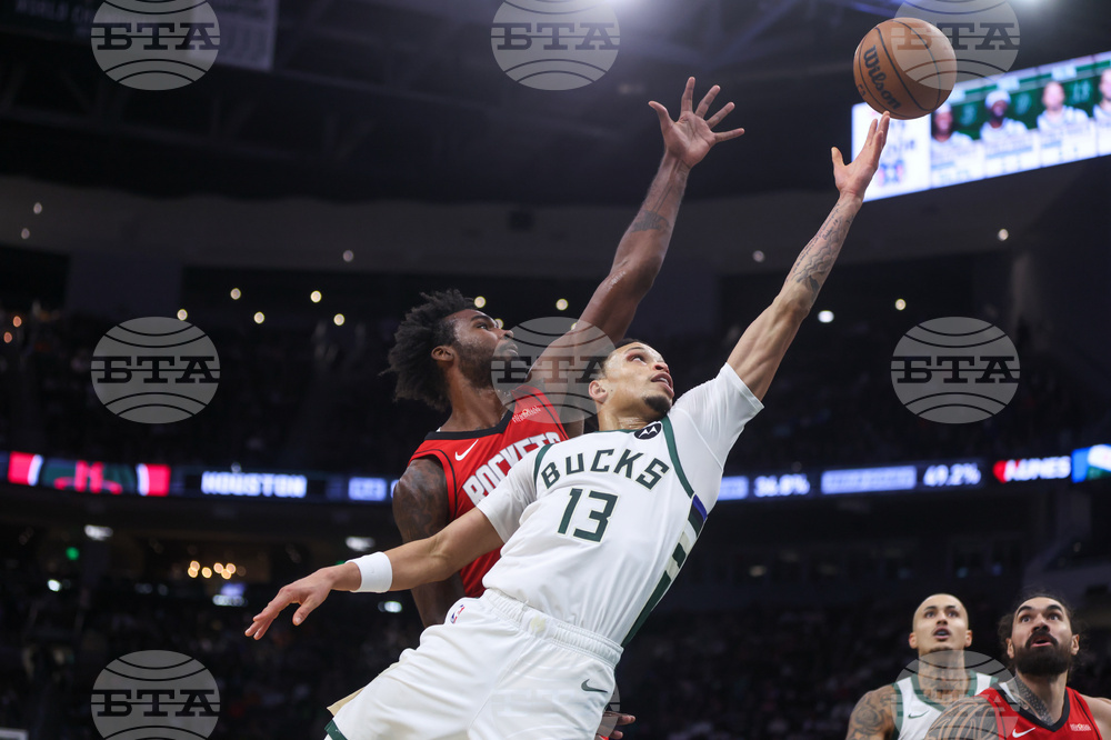 Rockets Bucks Basketball