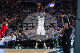 Rockets Bucks Basketball