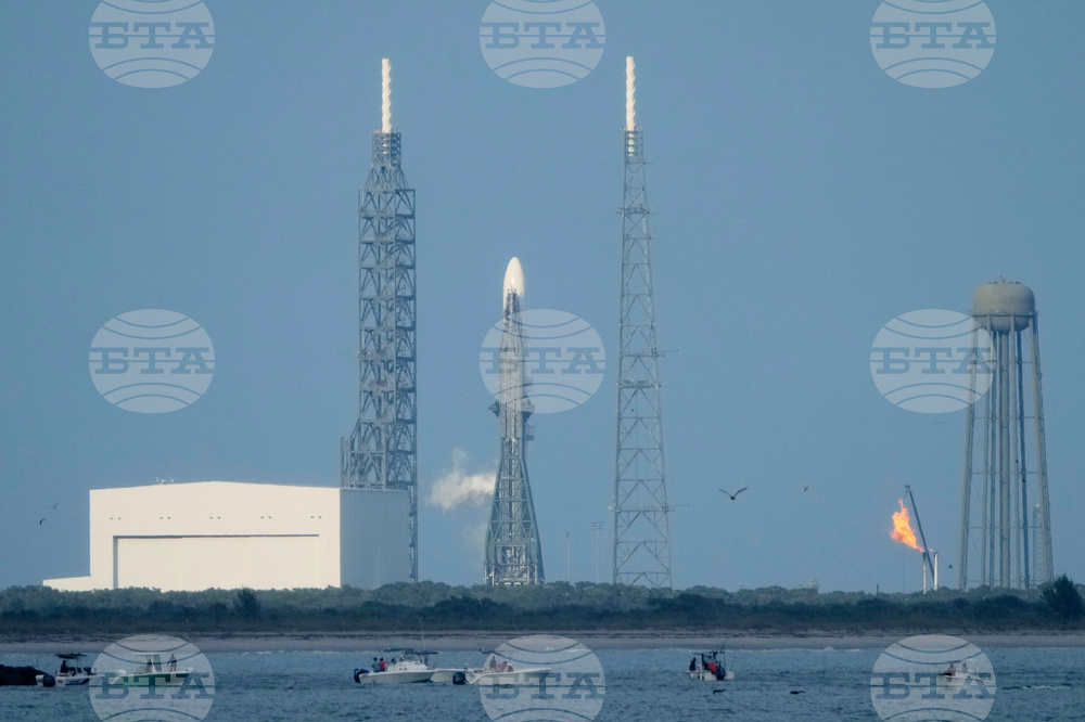 Мощната слънчева буря забави изстрелването на новата ракета "Ню Глен" на "Блу Ориджин"