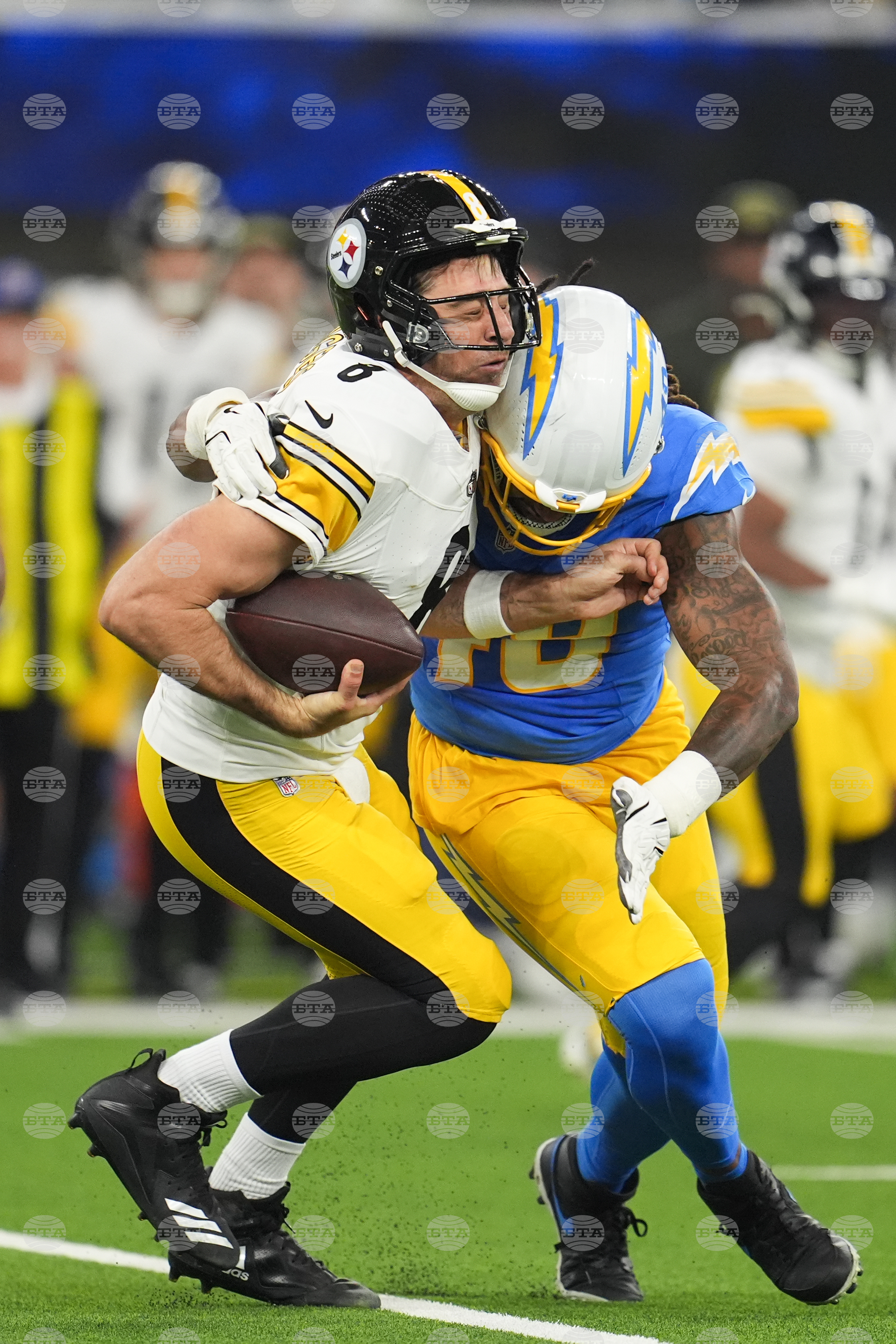 APTOPIX Steelers Chargers Football