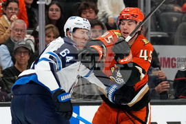 APTOPIX Jets Ducks Hockey