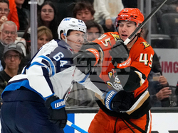 APTOPIX Jets Ducks Hockey