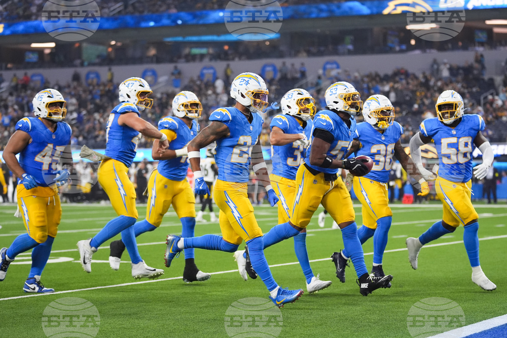 APTOPIX Steelers Chargers Football