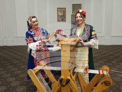 Български фолклорни състави в чужбина - среща