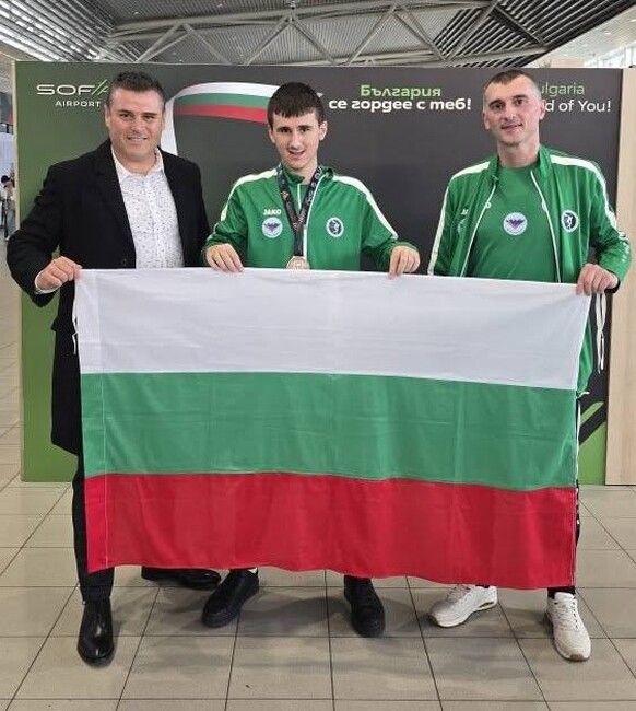 Иван Божинов спечели бронзов медал на Световното първенство по тенис на маса на Virtus в Кайро