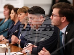 „Доброволчеството в България – може ли държавата да подкрепи доброволците в България?“ - кръгла маса