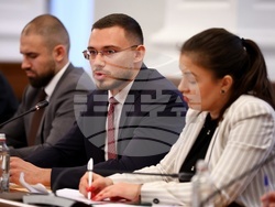 „Доброволчеството в България – може ли държавата да подкрепи доброволците в България?“ - кръгла маса