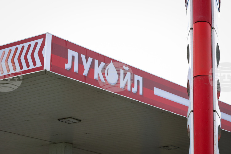 EC Monitoring Possible Impact of US Sanctions on Lukoil, No Supply Disruptions Reported Yet
