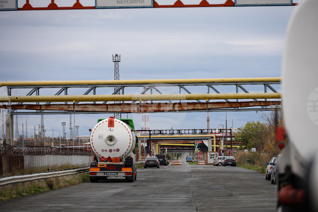 Нужни са действия за осигуряване на стабилни доставки на горива у нас, коментира пред БТА Росинка Бъчварова от Сдружението на малките търговци на горива