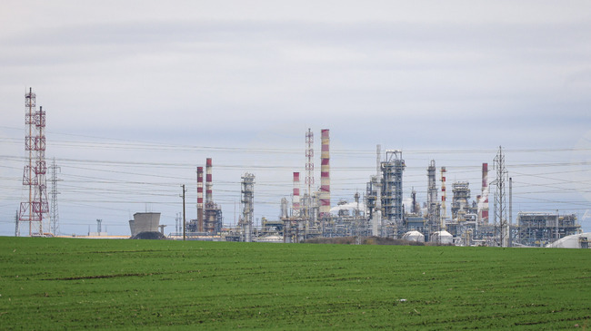 Parliamentary Energy Committee Re-Adopts Bill Expanding Powers of Special Administrator in Lukoil Bulgaria