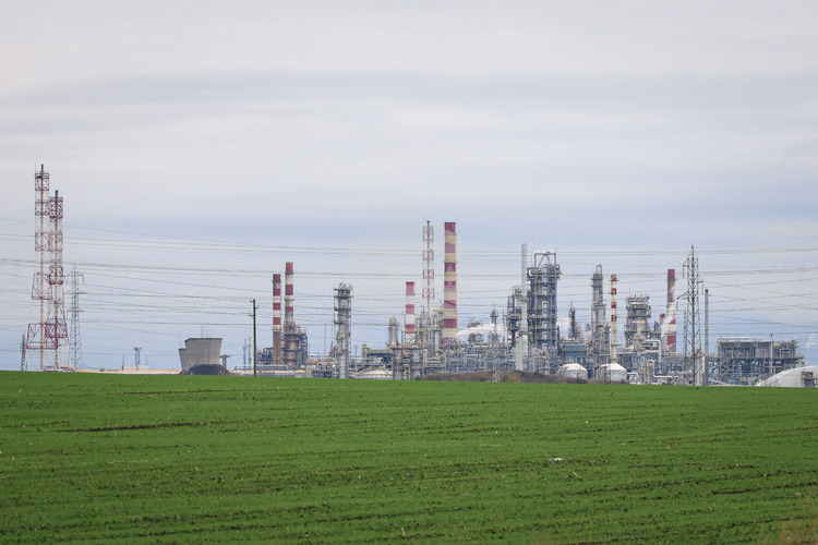 Parliamentary Energy Committee Re-Adopts Bill Expanding Powers of Special Administrator in Lukoil Bulgaria