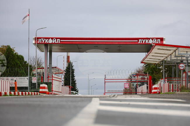 САЩ удължиха до 1 април крайния срок за продажба на чуждестранните активи на "Лукойл" 